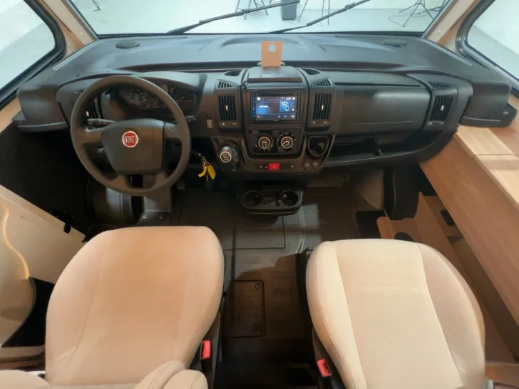 Fahrzeugbild Bürstner Lyseo I 728 G/Einzelbetten/Heckgarage/2xKlima #7