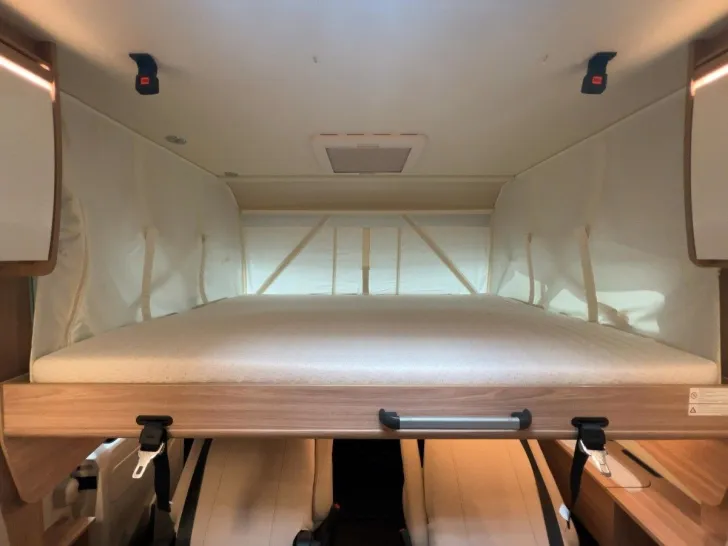 Fahrzeugbild Bürstner Lyseo I 728 G/Einzelbetten/Heckgarage/2xKlima #13