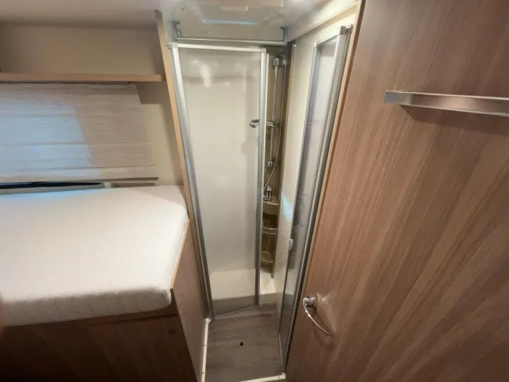 Fahrzeugbild Bürstner Lyseo I 728 G/Einzelbetten/Heckgarage/2xKlima #17