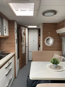 Fahrzeugbild Hobby De Luxe 545 KMF inkl. Vorzelt & Mark #3