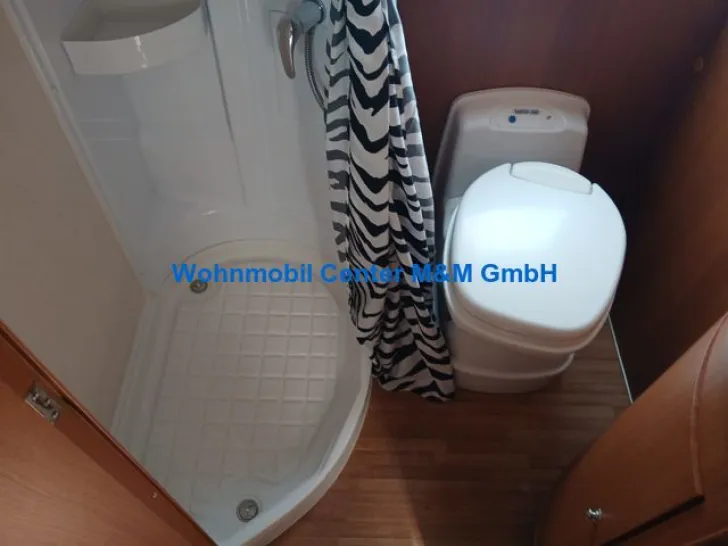 Fahrzeugbild Elnagh Baron 47 D 7 Sitzer 7 Schlafplätze #9