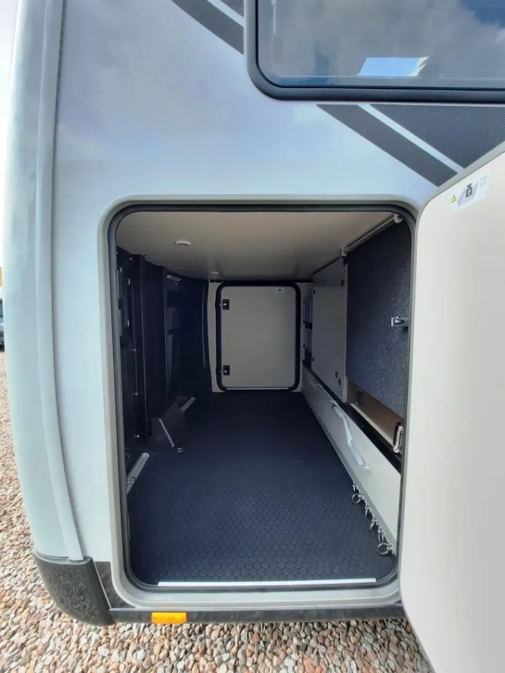 Fahrzeugbild Bürstner Signature SFT 7.0 Verfüg./Sparen Sie 11.526,- € #18