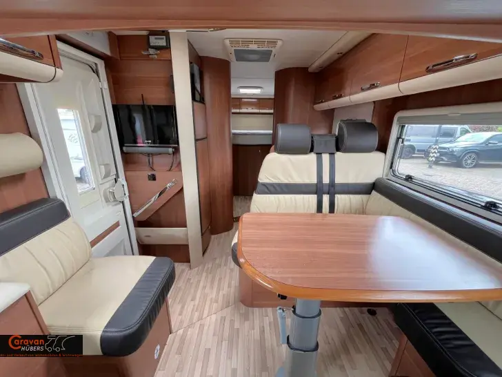 Fahrzeugbild LMC Explorer 720 G #2