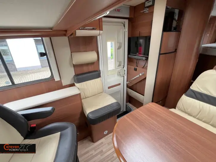 Fahrzeugbild LMC Explorer 720 G #27