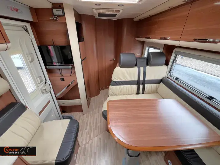 Fahrzeugbild LMC Explorer 720 G #30