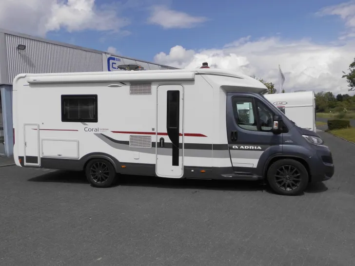 Fahrzeugbild Adria Coral Supreme S 670 SLT Top Zustand Top Ausstattung #1