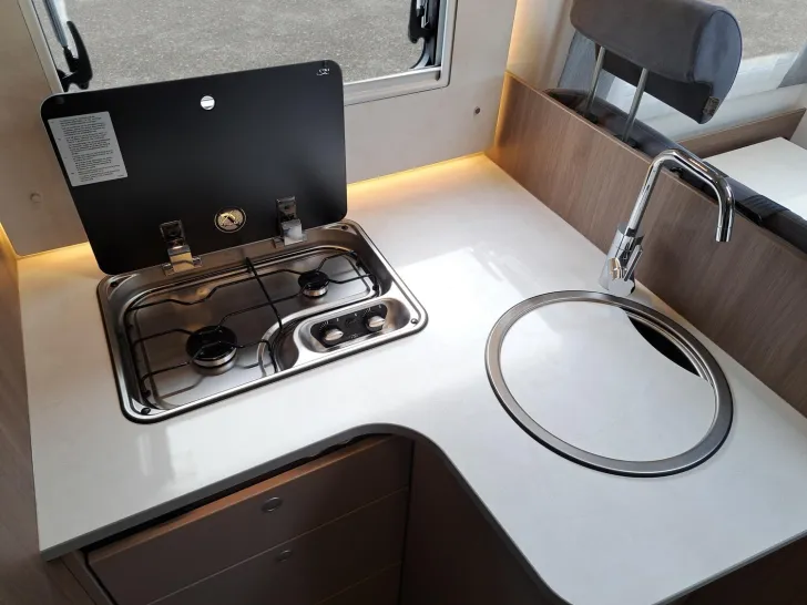 Fahrzeugbild Carado Edition26 T Ford 447 Automatik, TV, LTE, Solar #13