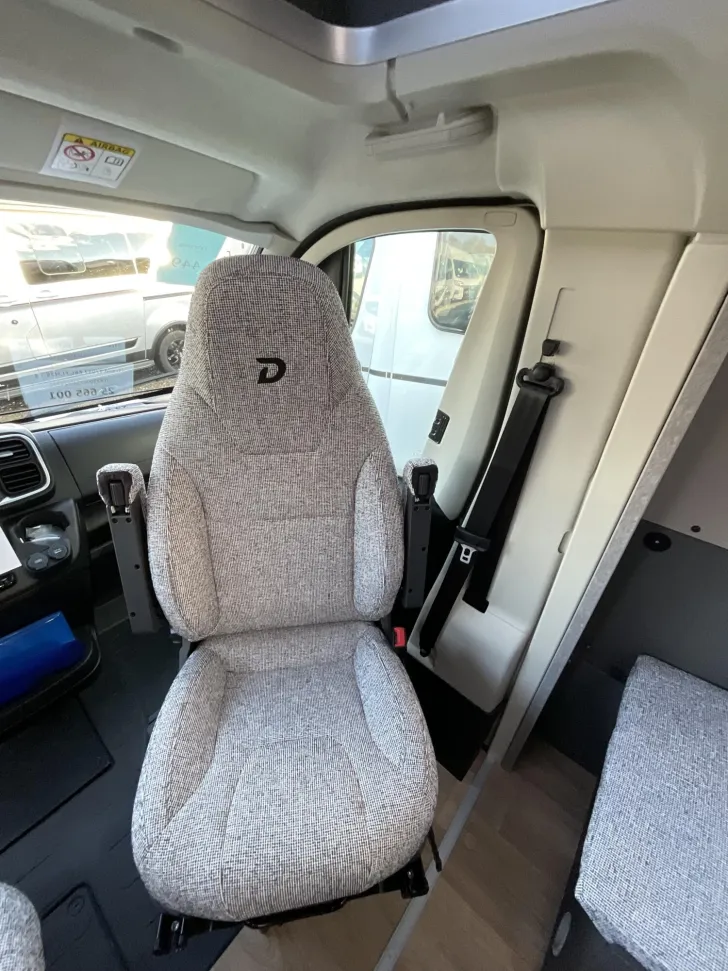 Fahrzeugbild Dethleffs Trend T 7057 EBL 180 PS; MAXI, Automatik #11
