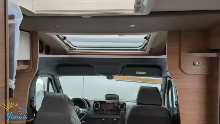 Sicht vorne-hinten Weinsberg CaraCompact 640 MEG EDITION [PEPPER] Mercedes 170PS Automatik-1227