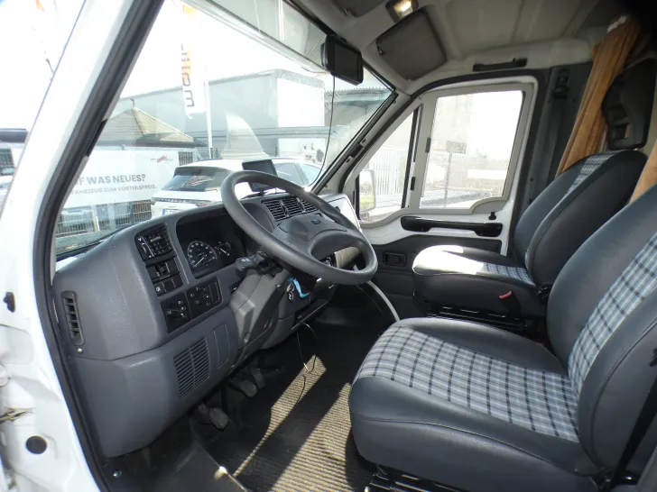 Fahrzeugbild Bürstner Alkoven A 530 Active #6