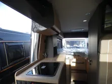 Fahrzeugbild Malibu Van First Class - Two Rooms 640 LE RB charming GT skyview Aufbauklima, Hubdach #16