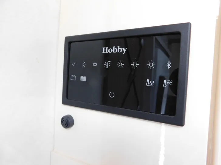 Fahrzeugbild Hobby Excellent 460 SL Mover, Vorzelt, Duo-Control #17