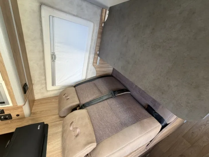 Fahrzeugbild Megamobil MEGA VARIO AKTIV 680 neuwertig #2
