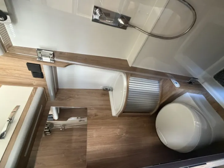 Fahrzeugbild Megamobil MEGA VARIO AKTIV 680 neuwertig #5