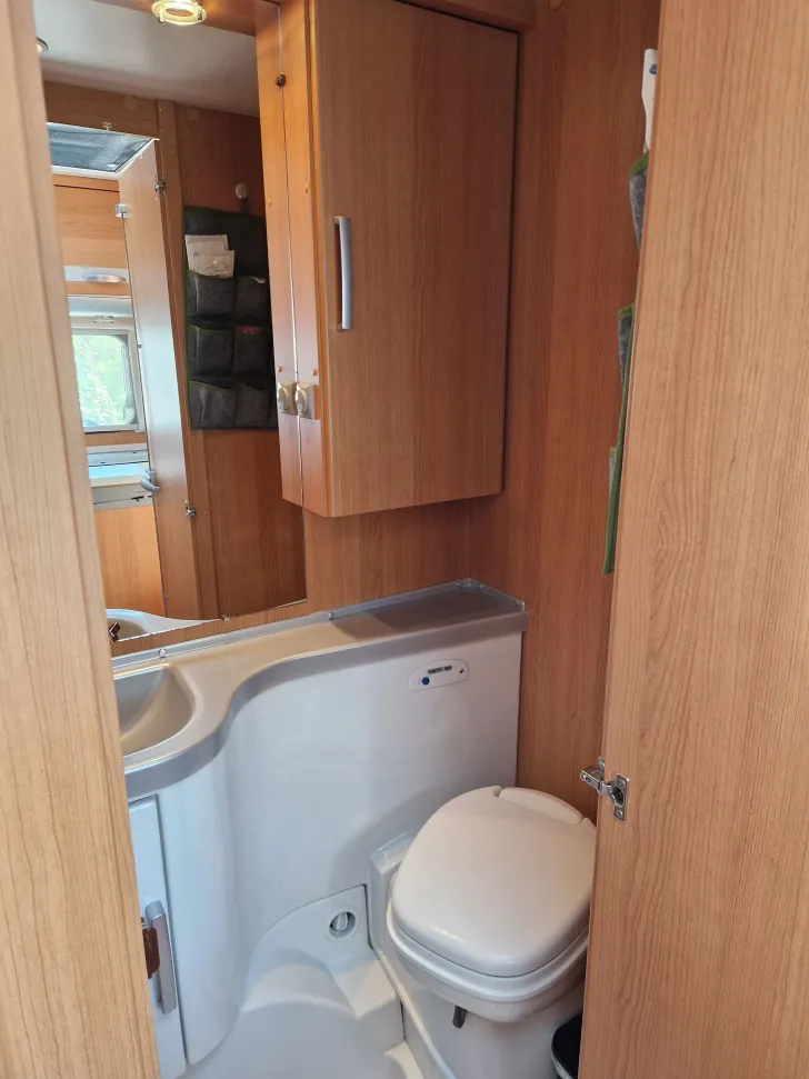 Fahrzeugbild Knaus Sport 420 QD sehr gut gepflegt #6