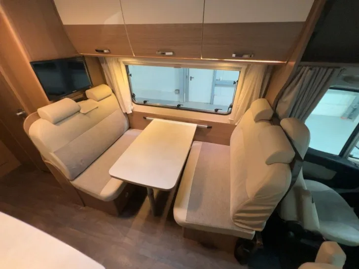 Fahrzeugbild Carado A 464/Festbett/Garage/Solar/2xKlima/Euro6/TOP #8