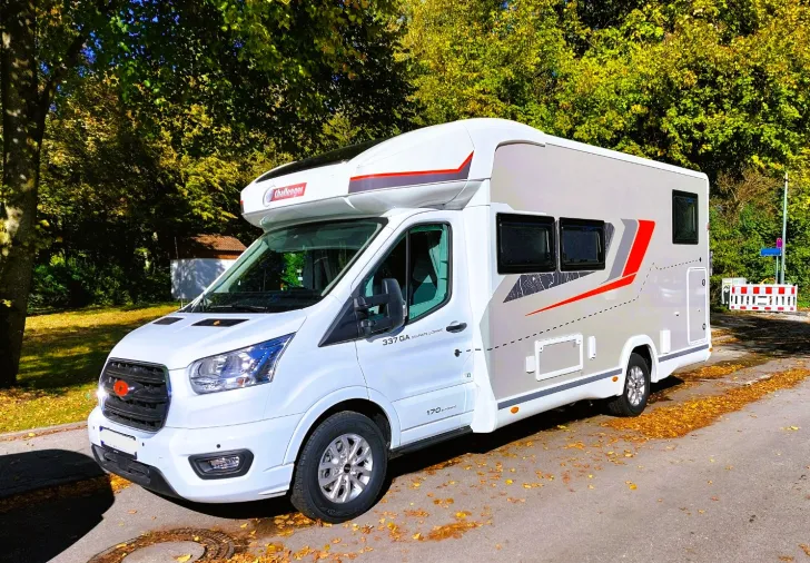 Fahrzeugbild Challenger Teilintegriert 337GA Graphite Ultimate 3100 KM - viel Zubeh #2