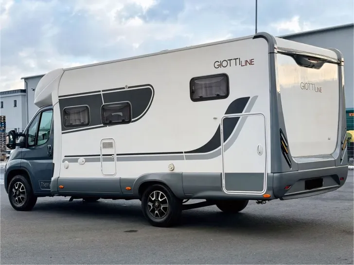 Grundriss Tag GIOTTILINE Therry T 32 Wie neu