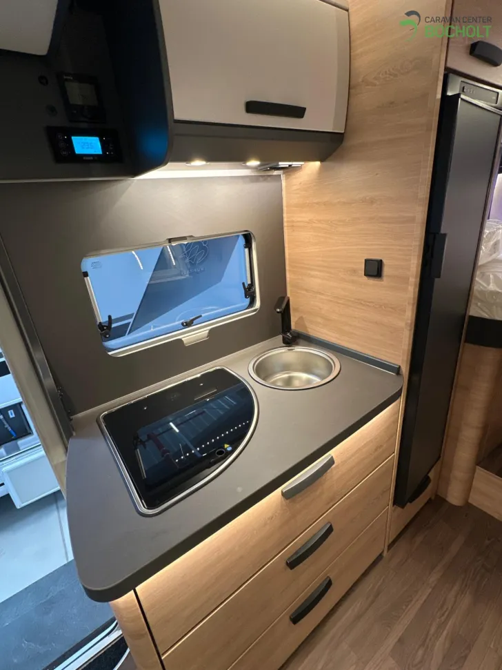 Fahrzeugbild Knaus LIVE WAVE 650 MEG BLACK SELECTION Modell 2026 / Rahmenfenster #11