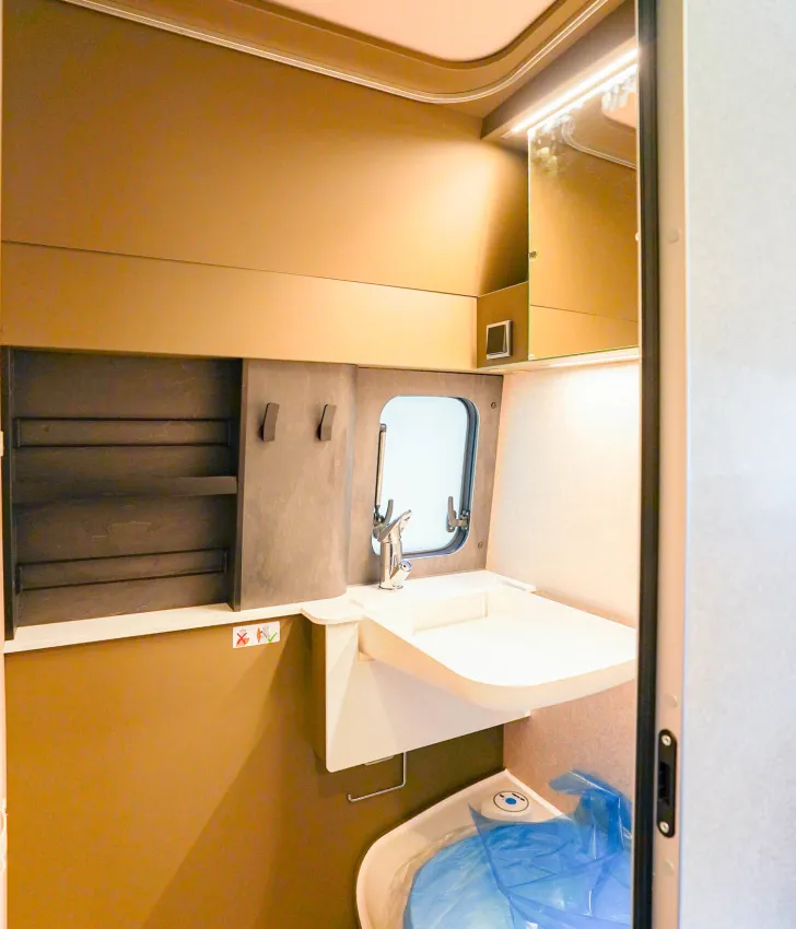 Fahrzeugbild Hymer Grand Canyon S CrossOver 600 VORTEIL: 16.840 EUR #12