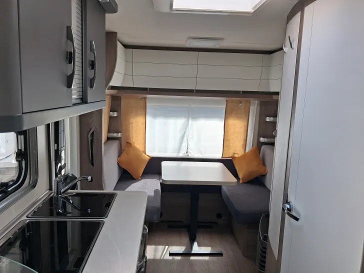 Fahrzeugbild Hobby OnTour 460 DL Einzelbetten-Auflastung 1500kg #10