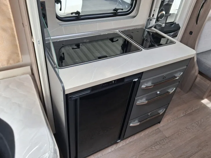Fahrzeugbild Hobby OnTour 460 DL Einzelbetten-Auflastung 1500kg #12