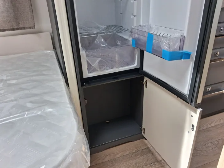 Fahrzeugbild Hobby De Luxe 540 KMFe - Stockbetten #16