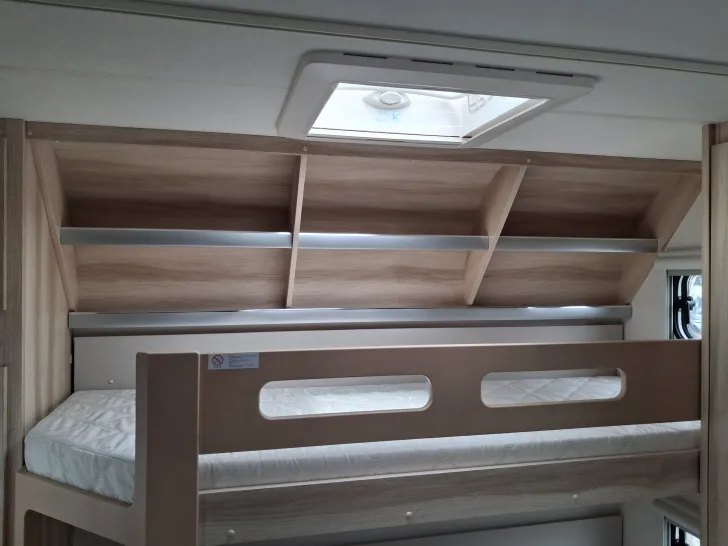 Fahrzeugbild Hobby De Luxe 540 KMFe - Stockbetten #29