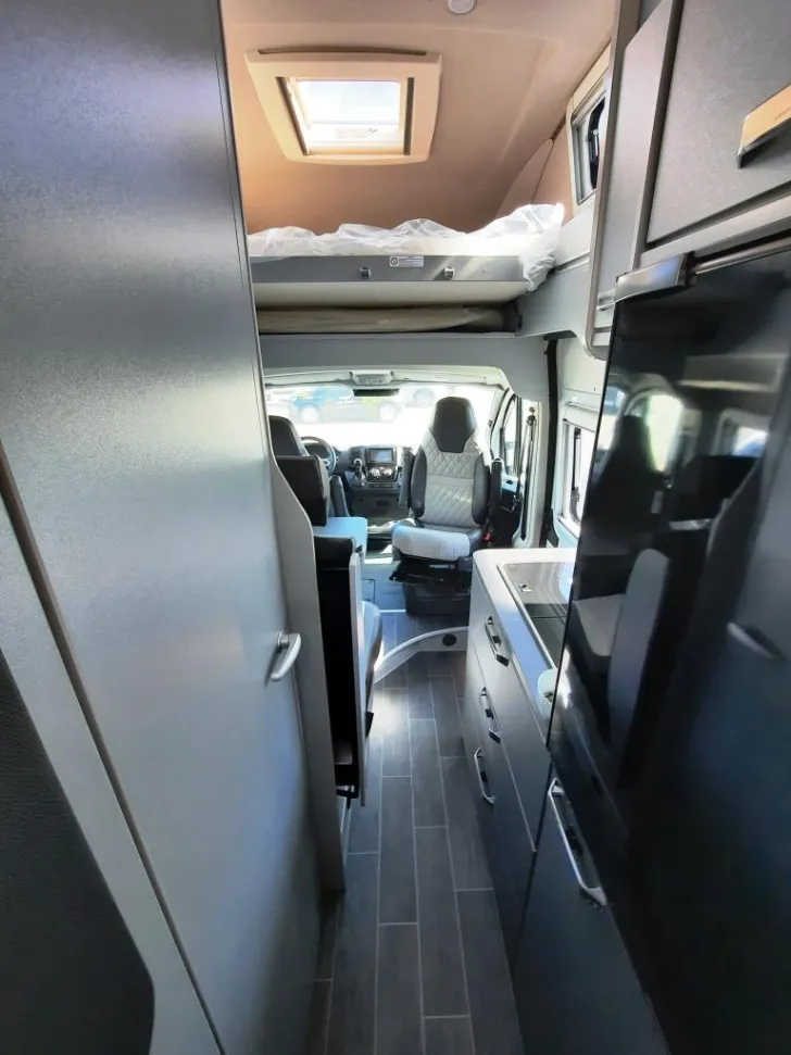 Fahrzeugbild Weinsberg CaraBus GREY 600 MQH EDITION [FIRE] Verfüg./Sparen Sie 11.372,- € #4