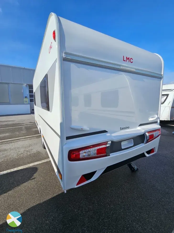 Schräg Hinten LMC Sassino 460 E