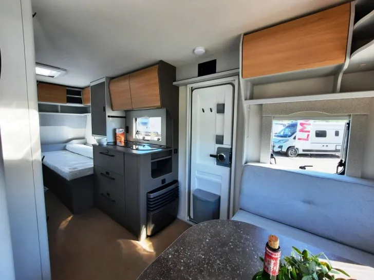 Fahrzeugbild Bürstner B66 490 TL Verfüg./Sparen Sie 3.630,- € #5