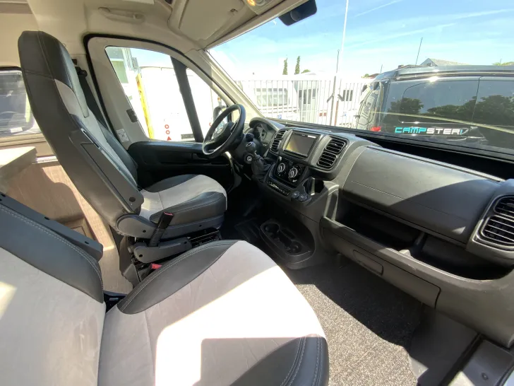 Fahrzeugbild Challenger Van V114 Road Edition Premium #4