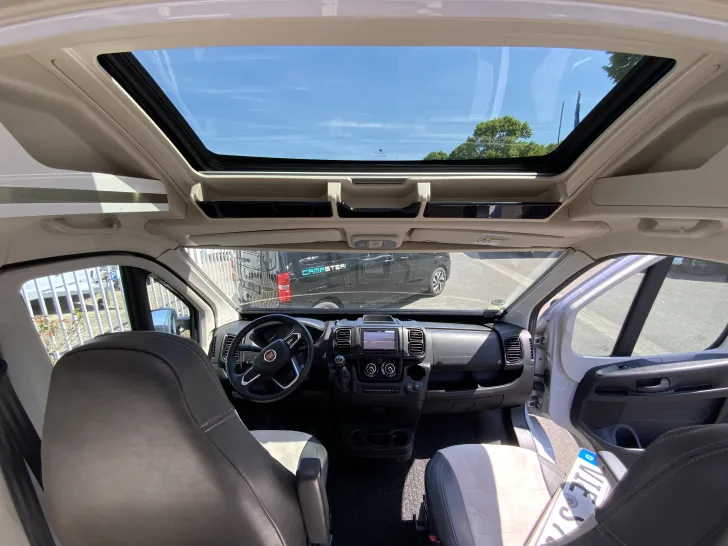 Fahrzeugbild Challenger Van V114 Road Edition Premium #21