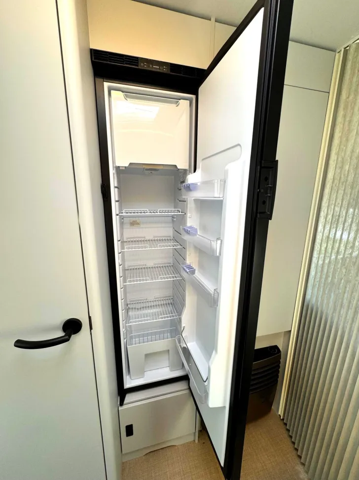 Fahrzeugbild Bürstner B66 510 TK Plus STOCKBETTEN|7 PERSONEN|DUSCHE #13