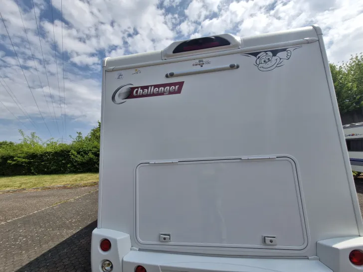 Fahrzeugbild Challenger Genesis 396 gut gepflegt #2