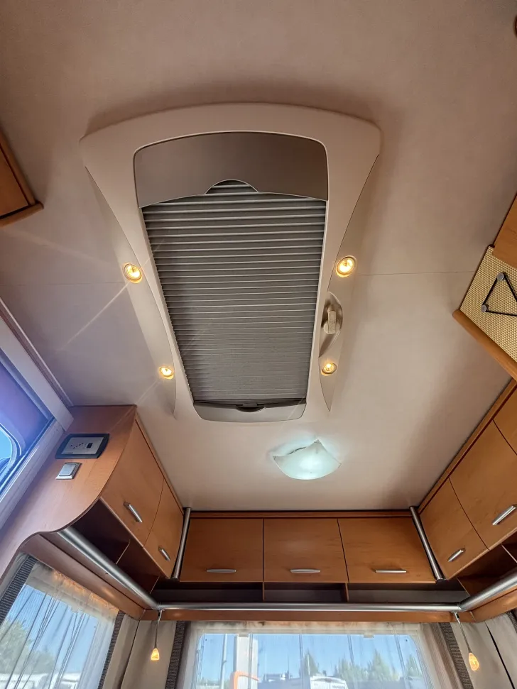 Fahrzeugbild Hymer Eriba Living 532 A inkl. Mover und Vorzelt #15