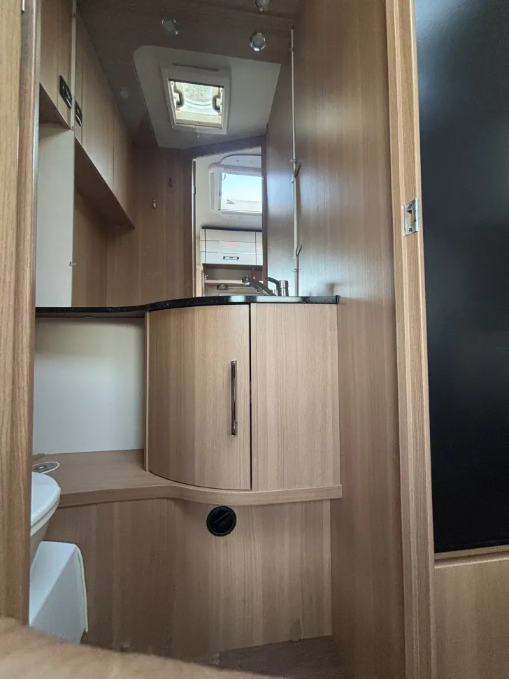 Fahrzeugbild LMC Style 500 K Lift| Queensbett Mover Autark #10