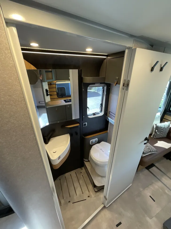 Fahrzeugbild Hymer Venture S Mercedes Verfügbar ab Dez 26! #30
