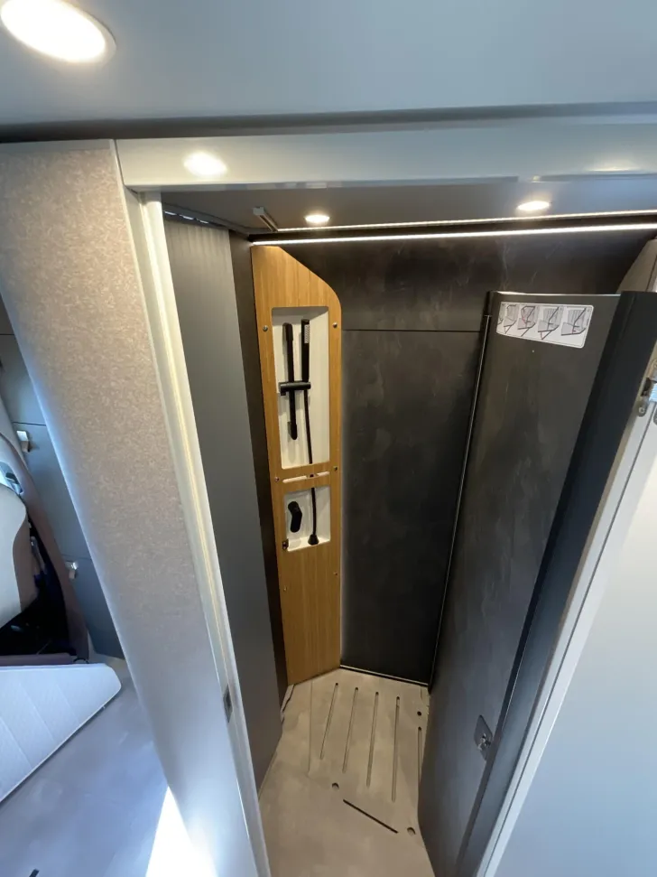 Fahrzeugbild Hymer Venture S Mercedes Verfügbar ab Dez 26! #31