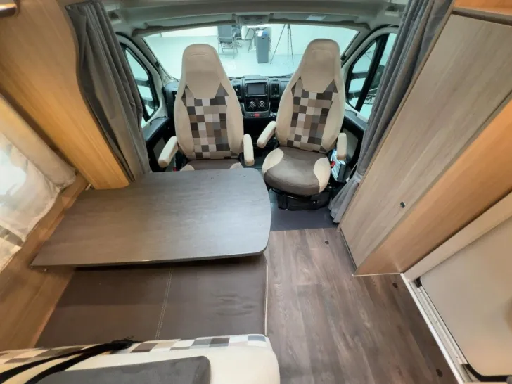 Fahrzeugbild Sunlight T 60/1.Hand/Festbett/Garage/2xKlima/Solar/Mark. #8