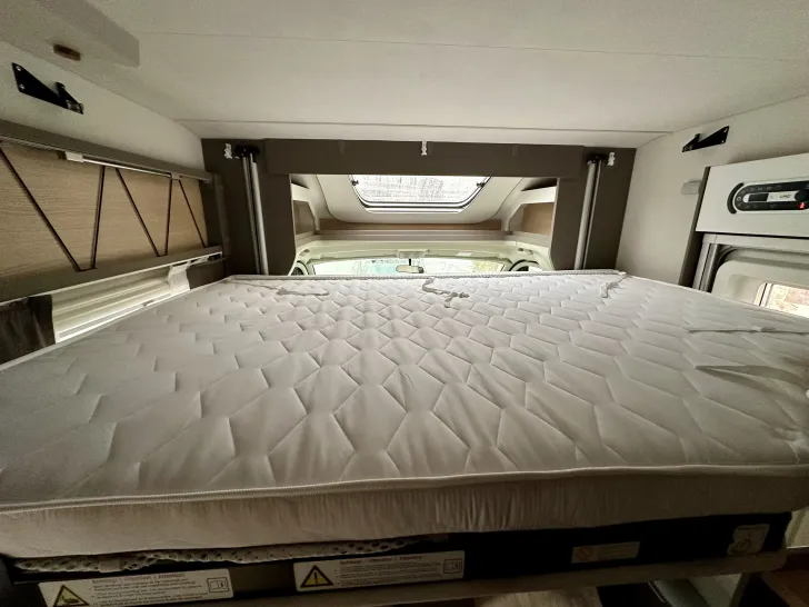 Fahrzeugbild LMC Tourer Lift H 730 G mit Winterpaket #8