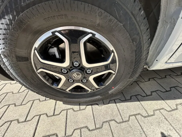 Fahrzeugbild LMC Tracer 730 EL #28