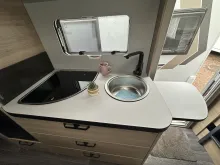 Fahrzeugbild Weinsberg CaraOne 500 FDK Mietfahrzeug Verfügbar 11.2026 #15