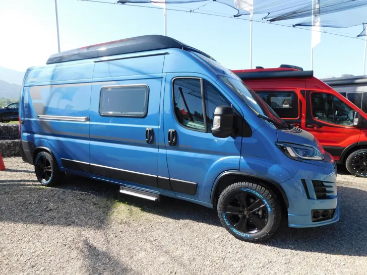 Fahrzeugbild Hymer Redwood 601 Racing Stoßfänger+18-Zoll AT-Reifen #7