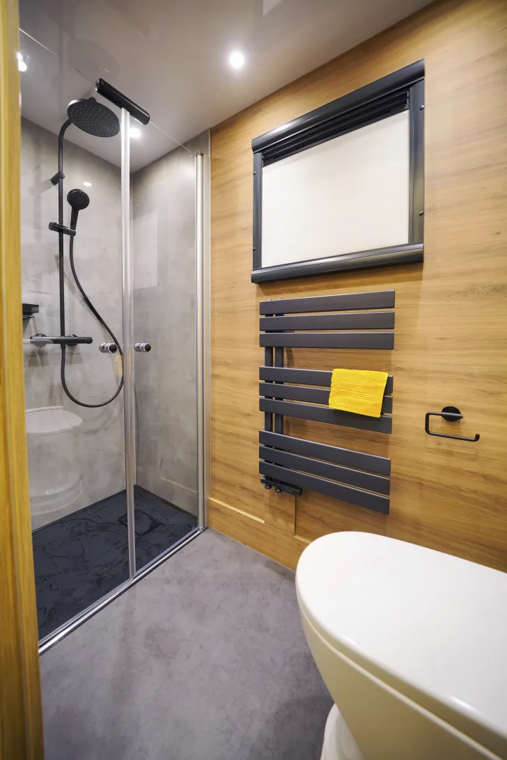 Fahrzeugbild RJH Excellence #9