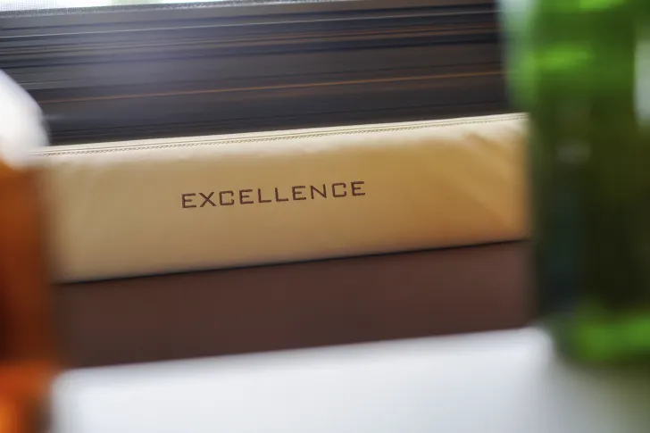 Fahrzeugbild RJH Excellence #13