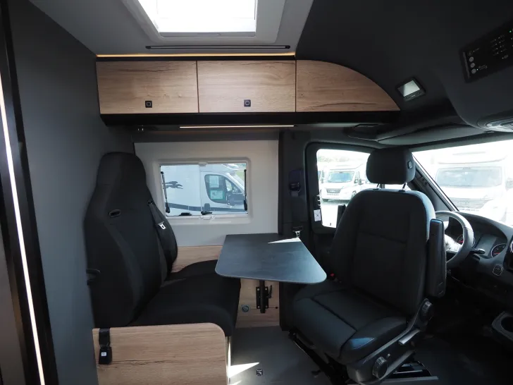Fahrzeugbild Pössl Roadstar XT, Mercedes Sprinter 4x4, Premiump. #7