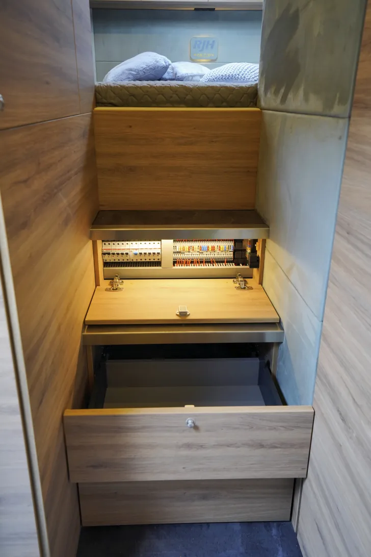 Fahrzeugbild RJH Ambition #12