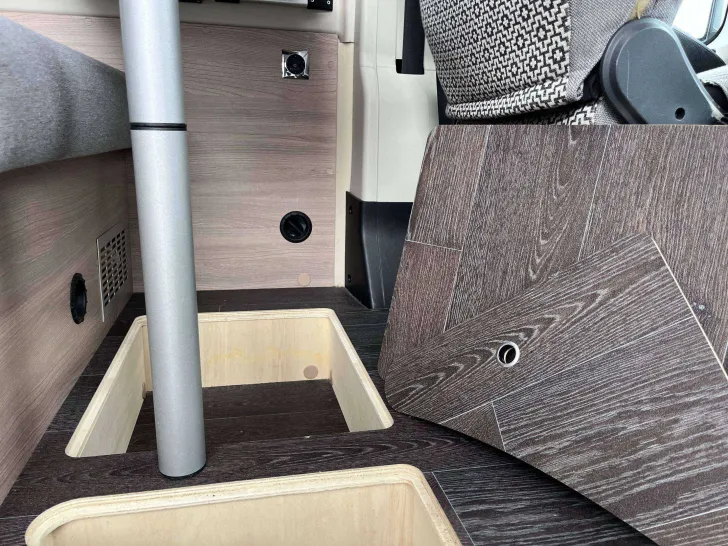 Fahrzeugbild Laika Kosmo 6.4, wie Pössl Roadcruiser B, Markise #11