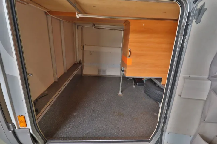 Fahrzeugbild Hymer B 674 / Einzelbetten / Hubbett / Garage #6